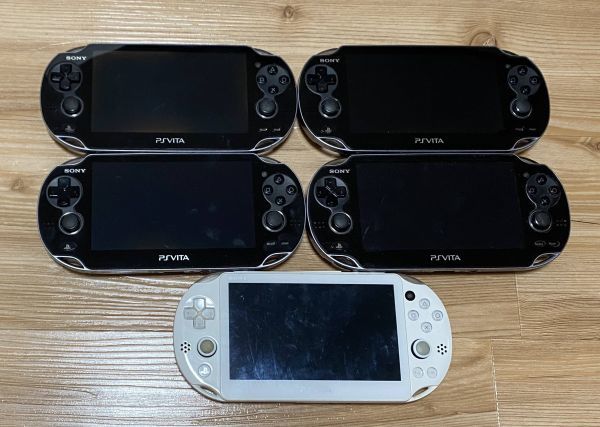 PS Vita本体 怖かっ PCH-2000 ブラック【動作確認済】 