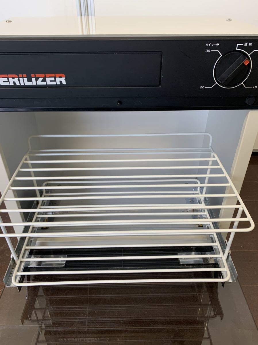 中古 タカラベルモント ステリライザー 紫外線消毒器 EX-UV100 中古