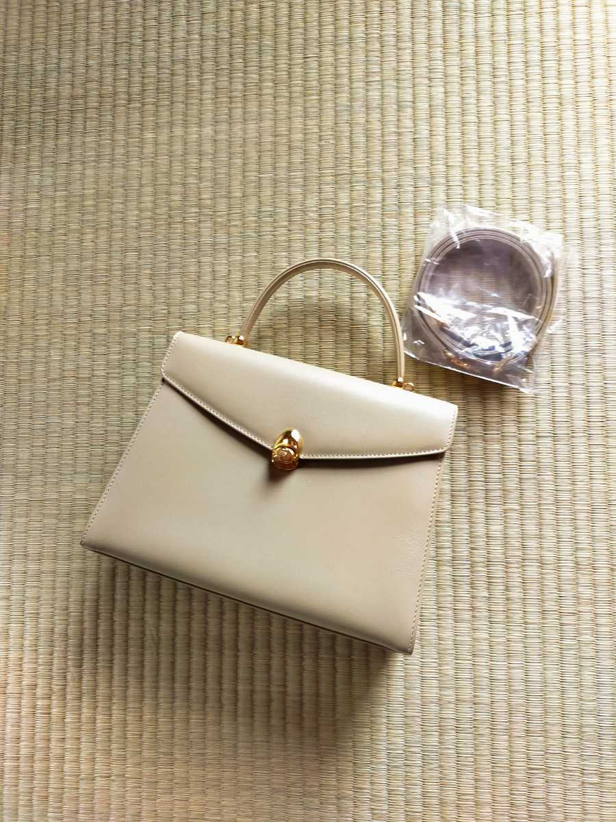 得価 /DAKS LONDON/2way ショルダーバッグ ハンドバッグ ライトベージュ フォーマル 上品(牛革)｜売買されたオークション情報、yahooの商品情報をアーカイブ公開 - オークファン 牛革