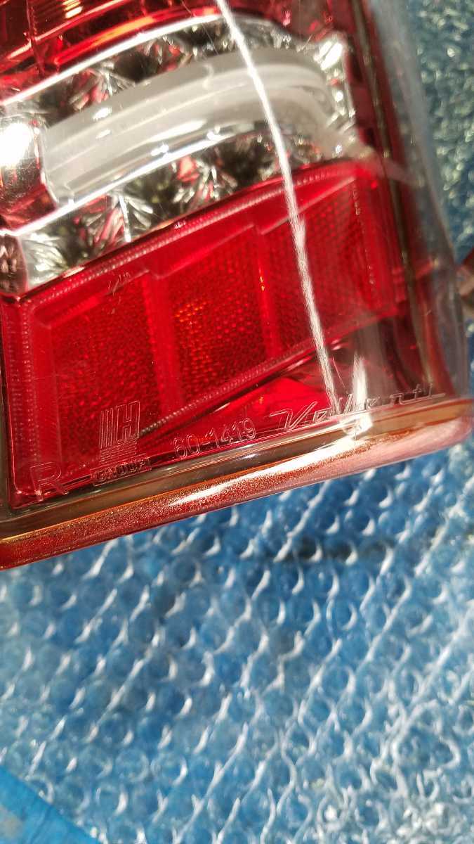 Valenti(ヴァレンティ) LEDテールランプ クリア/レッドクローム NV350
