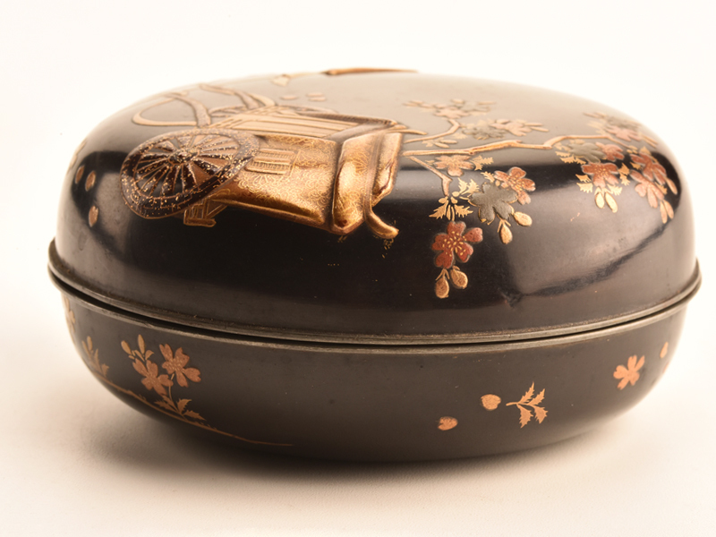 金蒔絵 和骨董 総梨子地 桜蒔絵 五段重 漆器 日本の美しい