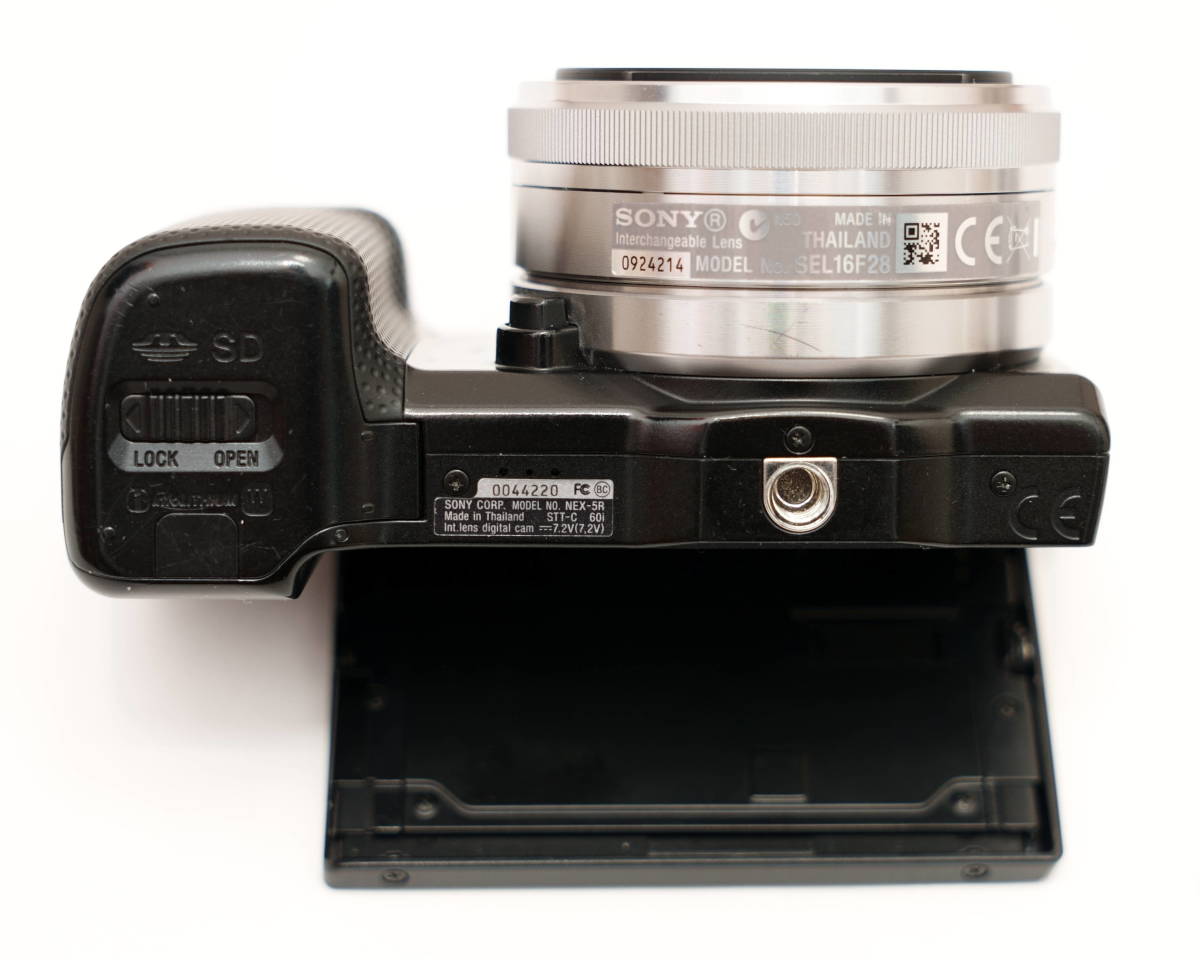 Sony NEX-5R α Alpha ミラーレス一眼カメラ Camera (no lens included