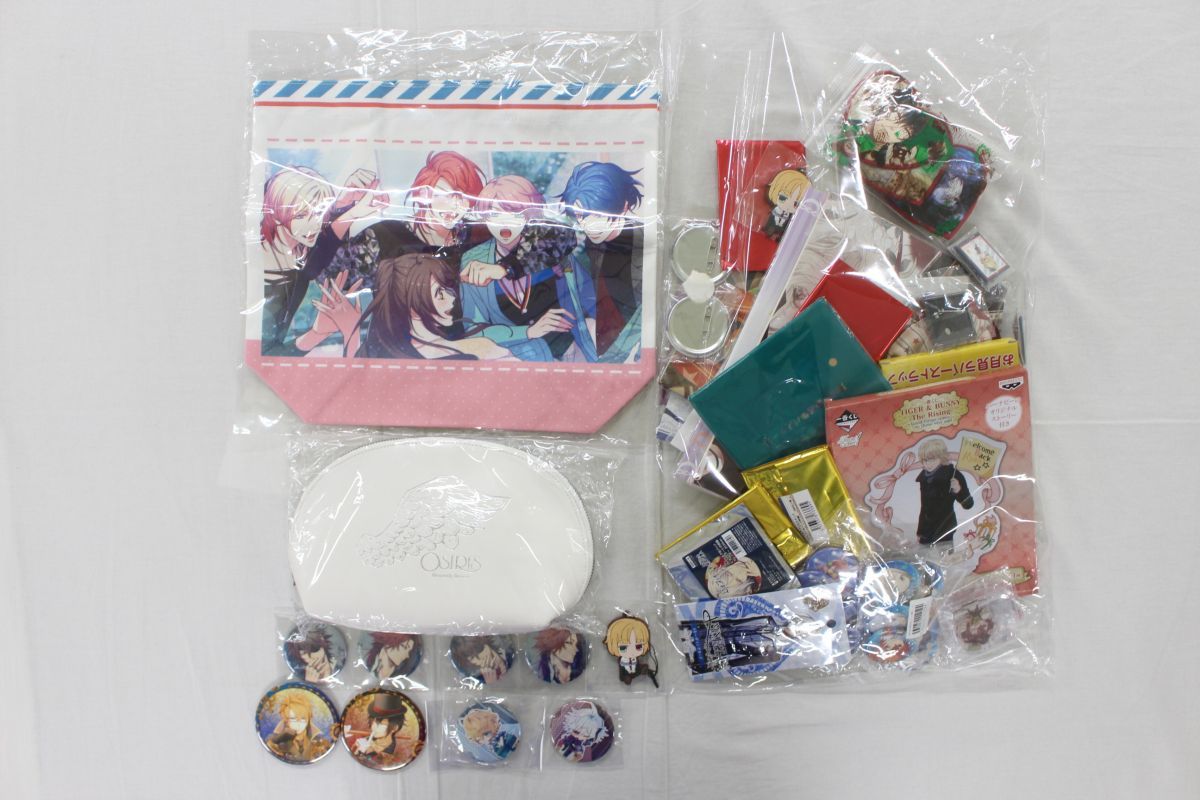 P00】ラバープリテンド アムネシア 等 バッグ 缶バッジ 他 まとめ大量グッズセット品 コミック、アニメグッズ