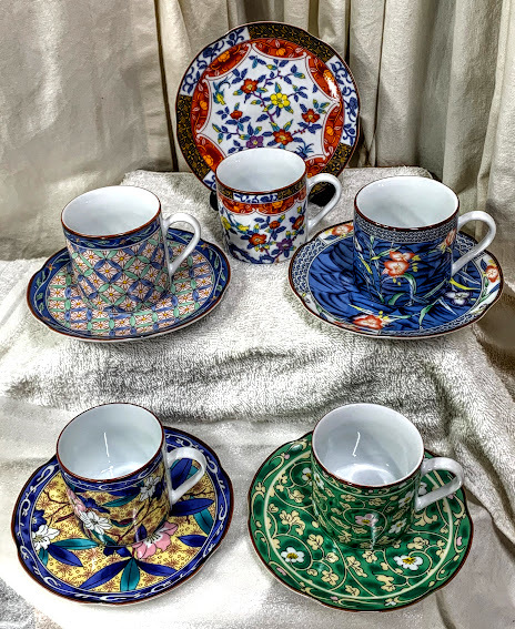 used 未使用 有田焼 雅峰窯 染錦 古伊万里写し紋 絵変り 5柄 デミタス カップ&ソーサー 5客 コレクション 箱無し 長期自宅保管品