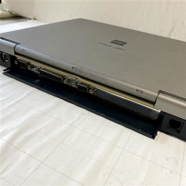 富士通、Windows 98搭載の新モデル 富士通 FMV-BIBLO NR/33X Win98SE