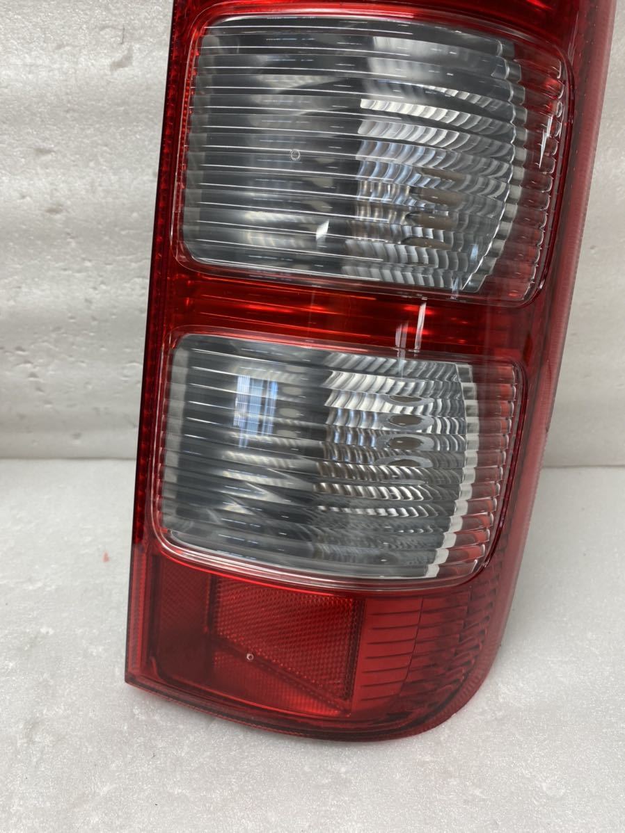 a4 ハイエース 200 1~3型 純正 テールランプ 左右 KOITO 26-120