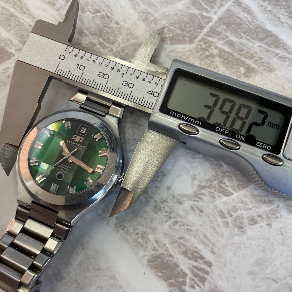 TECHNOS テクノス カイザー シグナル 自動巻き グリーン【稼働品】メンズ TECHNOS テクノス カイザー シグナル 自動巻き グリーン【稼働品