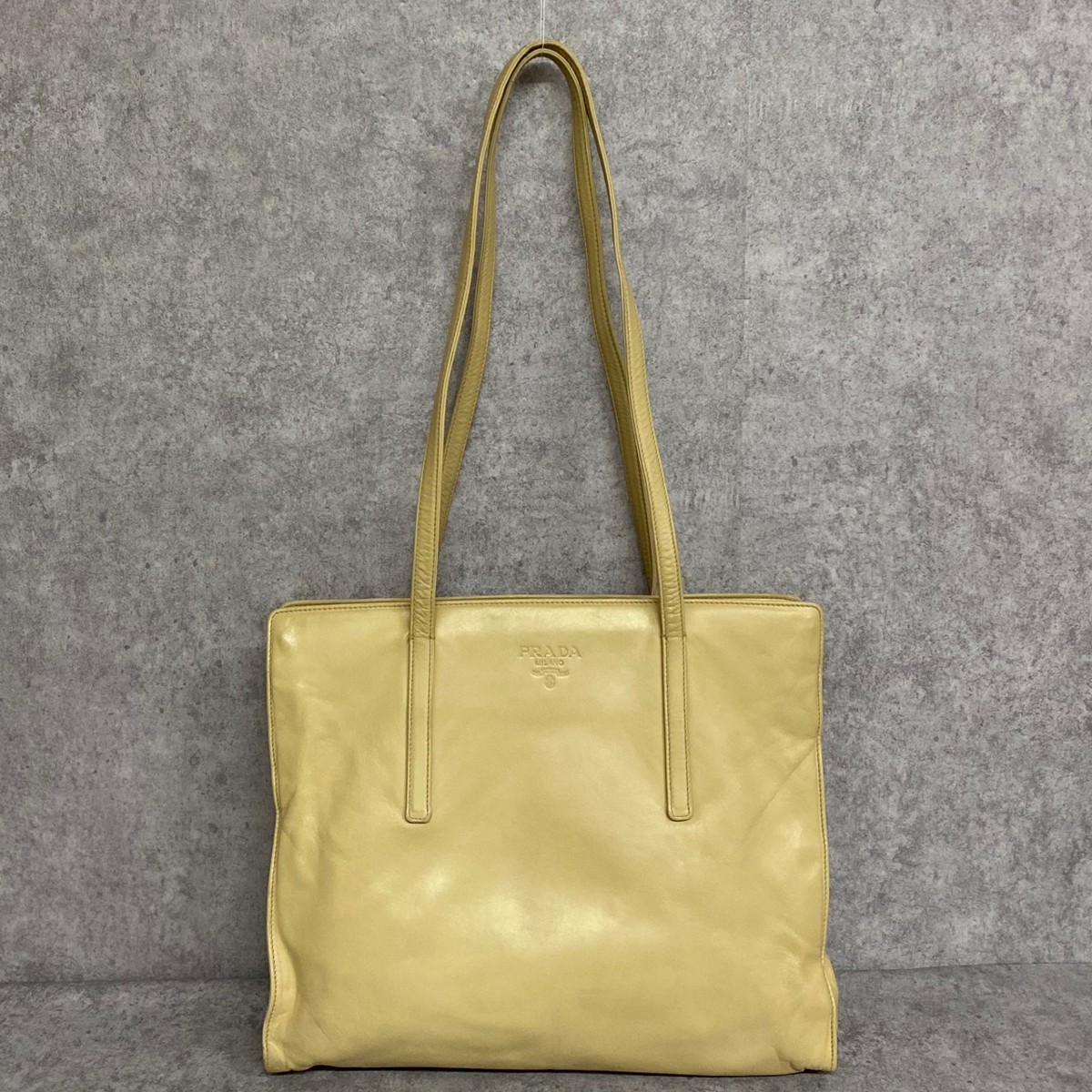 HOT，セール1円スタート PRADA プラダ ロゴ型押し レザー トートバッグ ワンショルダーバッグ ハンドバッグ ベージュ 2oI95(トートバッグ)｜売買されたオークション情報、yahooの商品情報をアーカイブ公開 かばん、バッグ