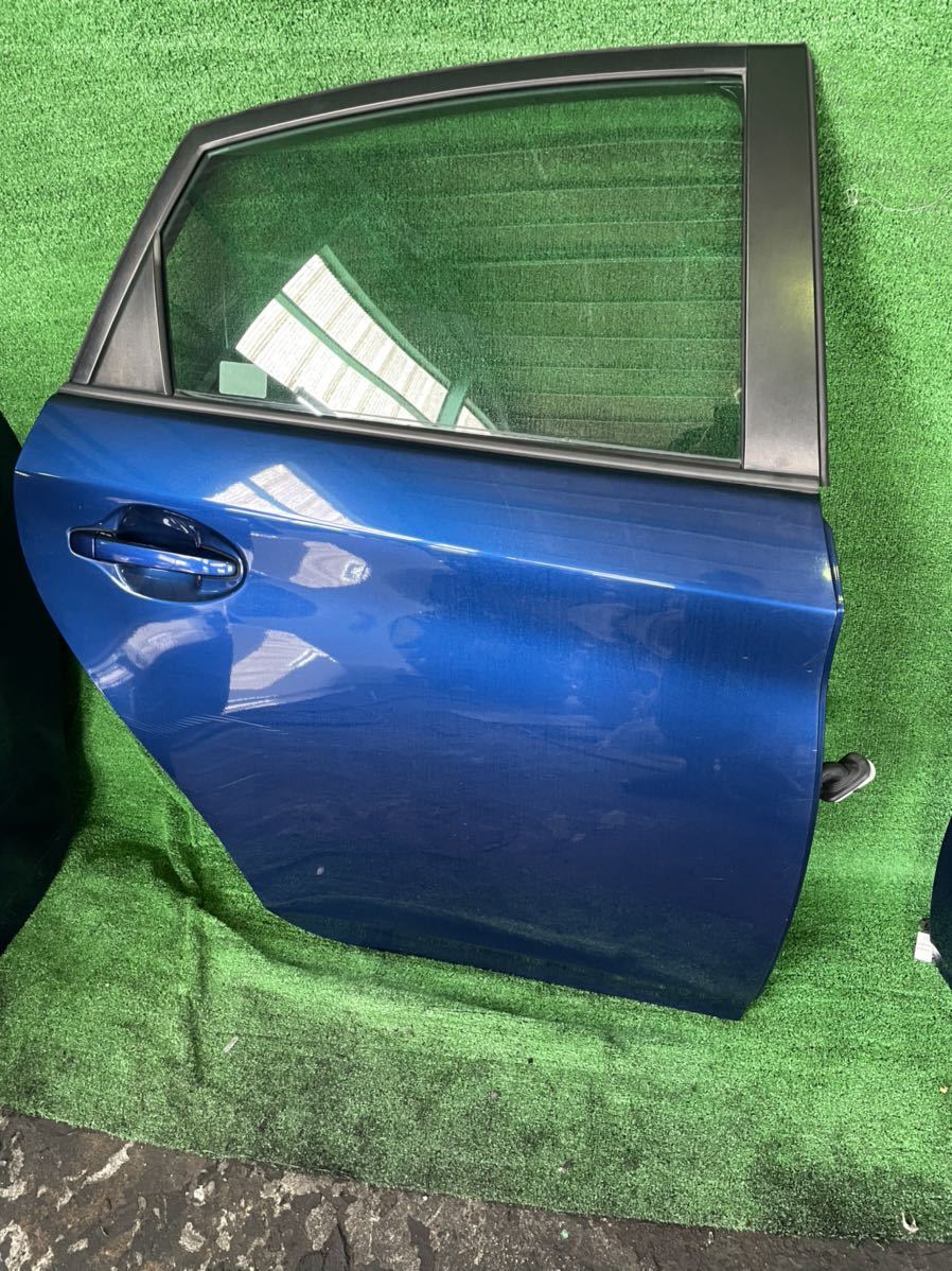 プリウス ZVW30 2026年最新Yahoo!オークション トヨタ 右リアドアの中古品 -プリウス30 30プリウス リア右ドア 1F7 0 リア 左 67004-47080 リヤ左ドア 岡山市東区 後左