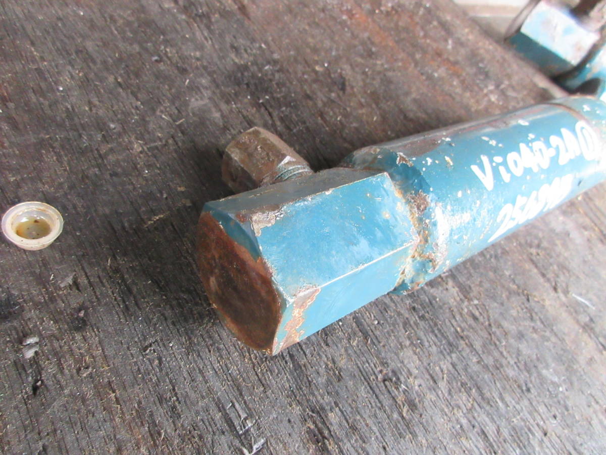 VIO40-2A　アジャスター　調整シリンダー　YANMAR　ヤンマー　建設機械　中古　建機　ユンボ　 シールキット ヤンマー シリンダー Bracket a メンテナンス整備部品｜建設機械｜ヤンマー