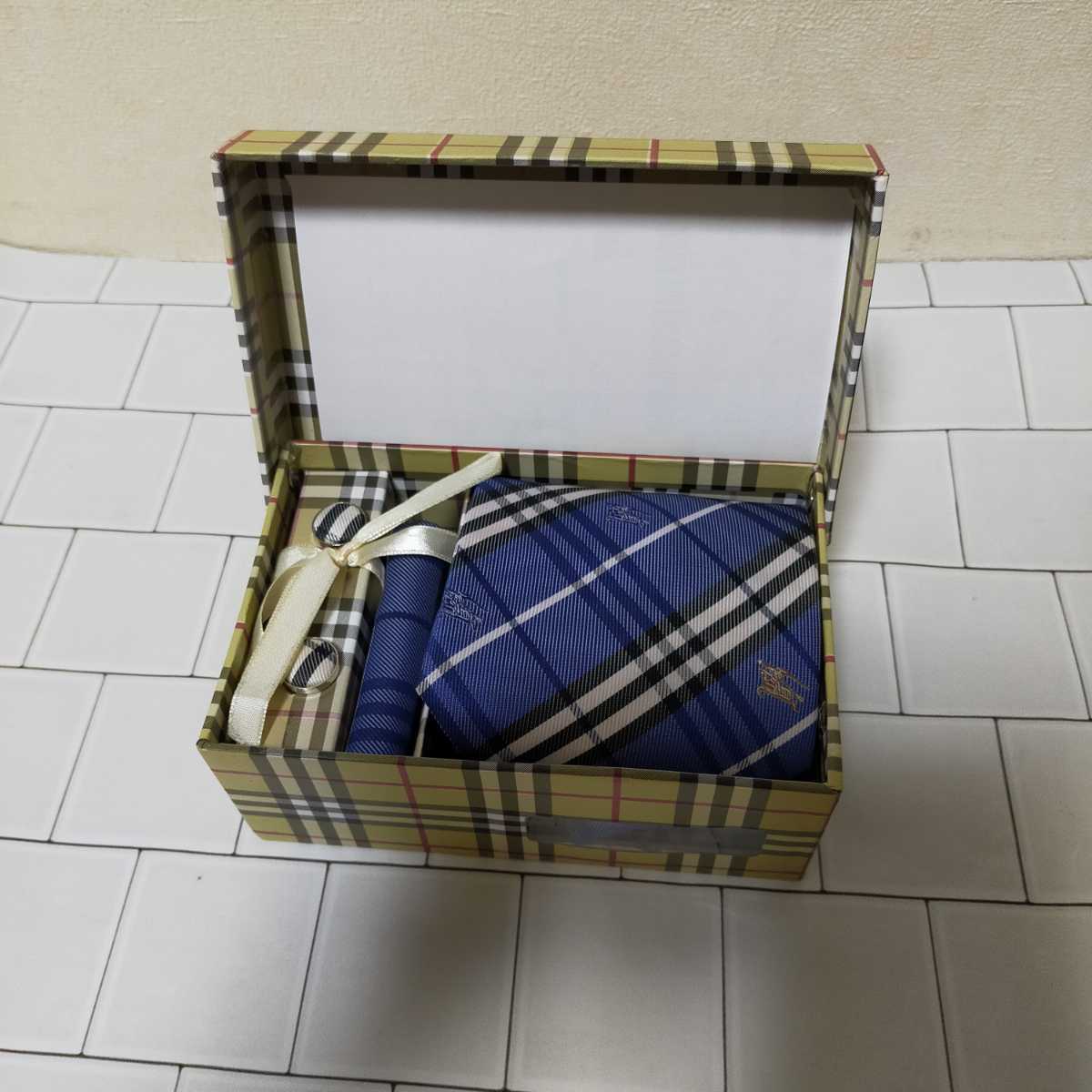 新品 BURBERRYネクタイ BURBERRYカフス BURBERRYハンカチ セット BURBERRY バーバリー ネクタイ カフス ハンカチ