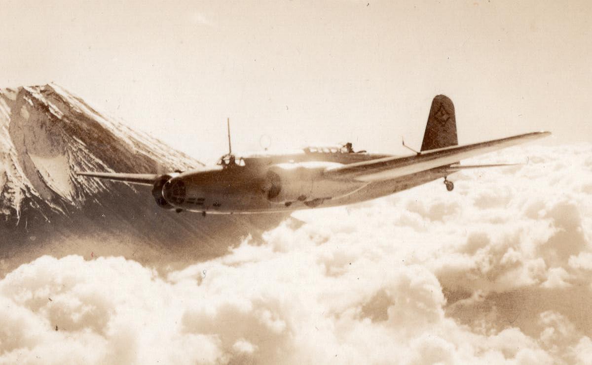 飛行機写真 1枚 飛行第62戦隊の97式重爆撃機 戦前陸軍
