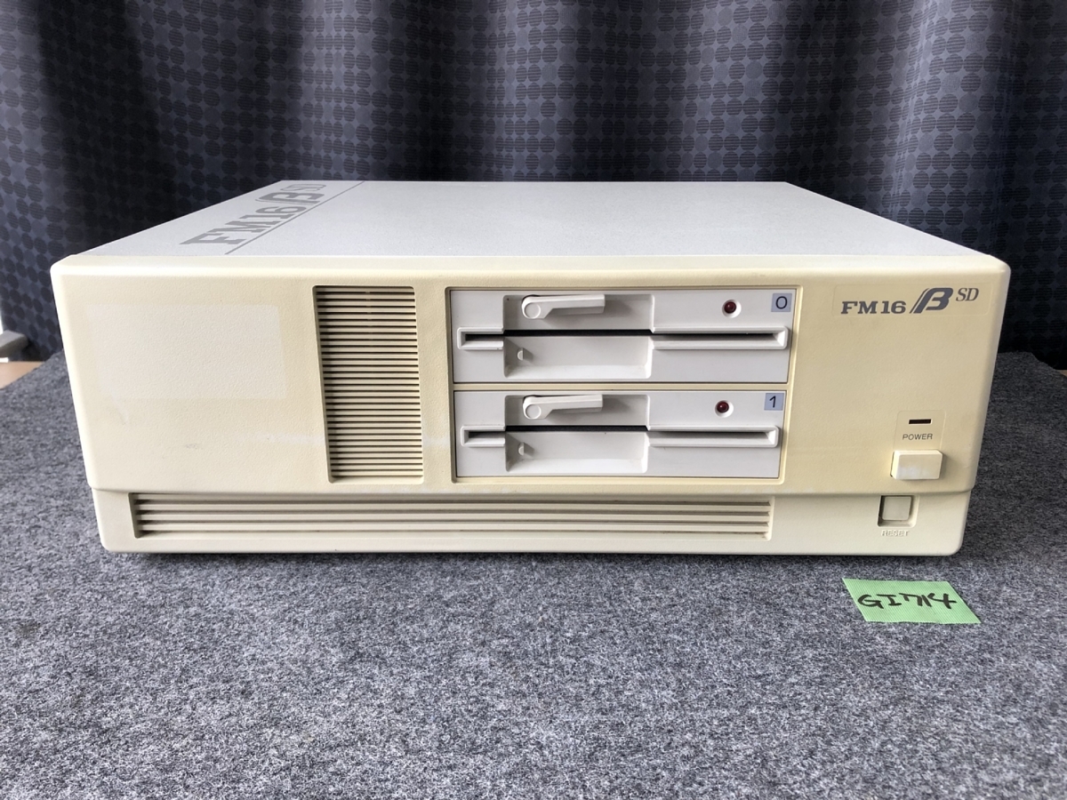 東芝 TOSHIBA PASOPIA7 パソピア7 PA7007 昭和 レトロ ビンテージ 通電