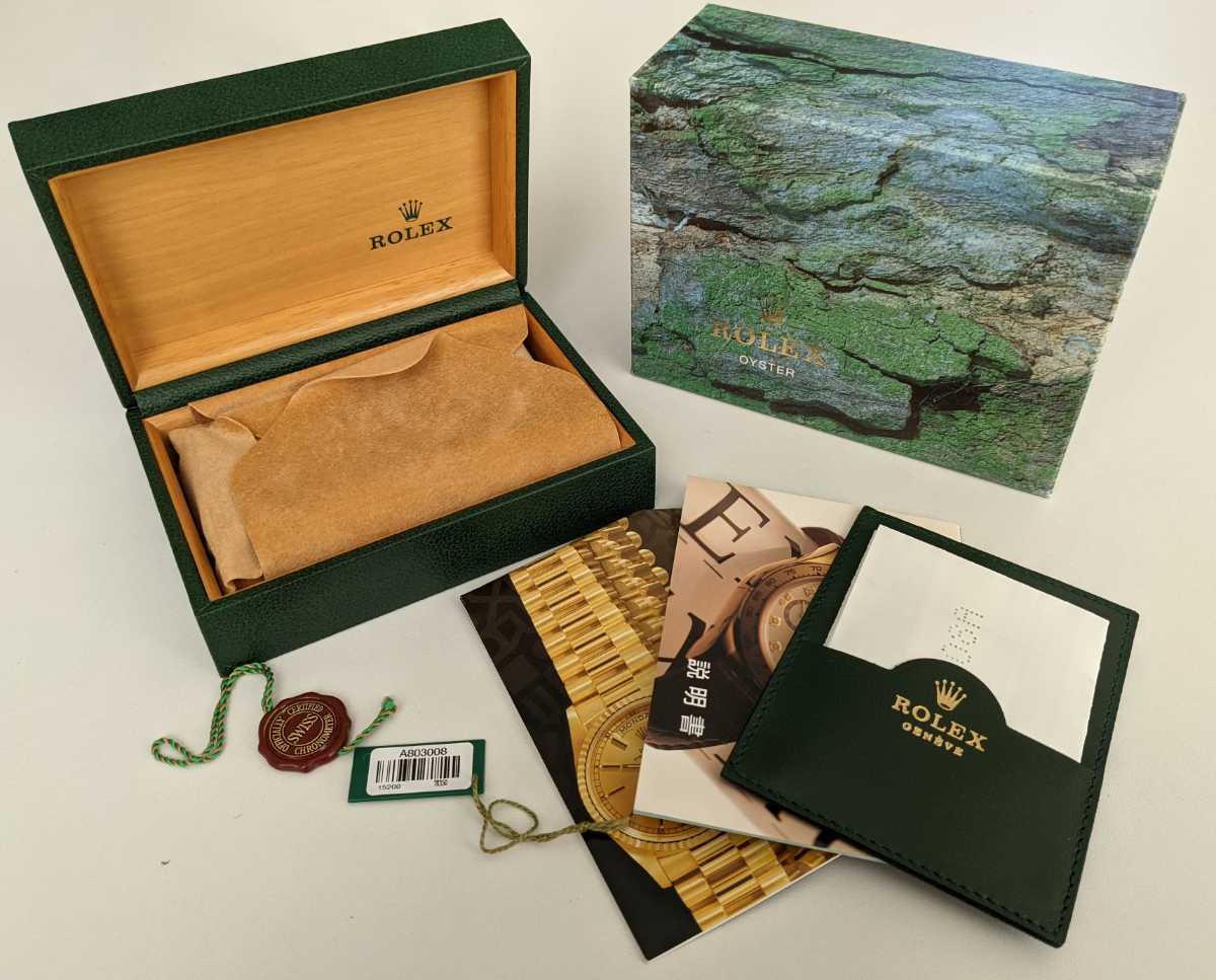 ロレックス ROLEX 空箱 ケース - メルカリ 箱 外箱 腕時計用 中古品 ② ロレックス ROLEX 空箱 ケース - メルカリ 箱 外箱 腕時計用 中古品 ②