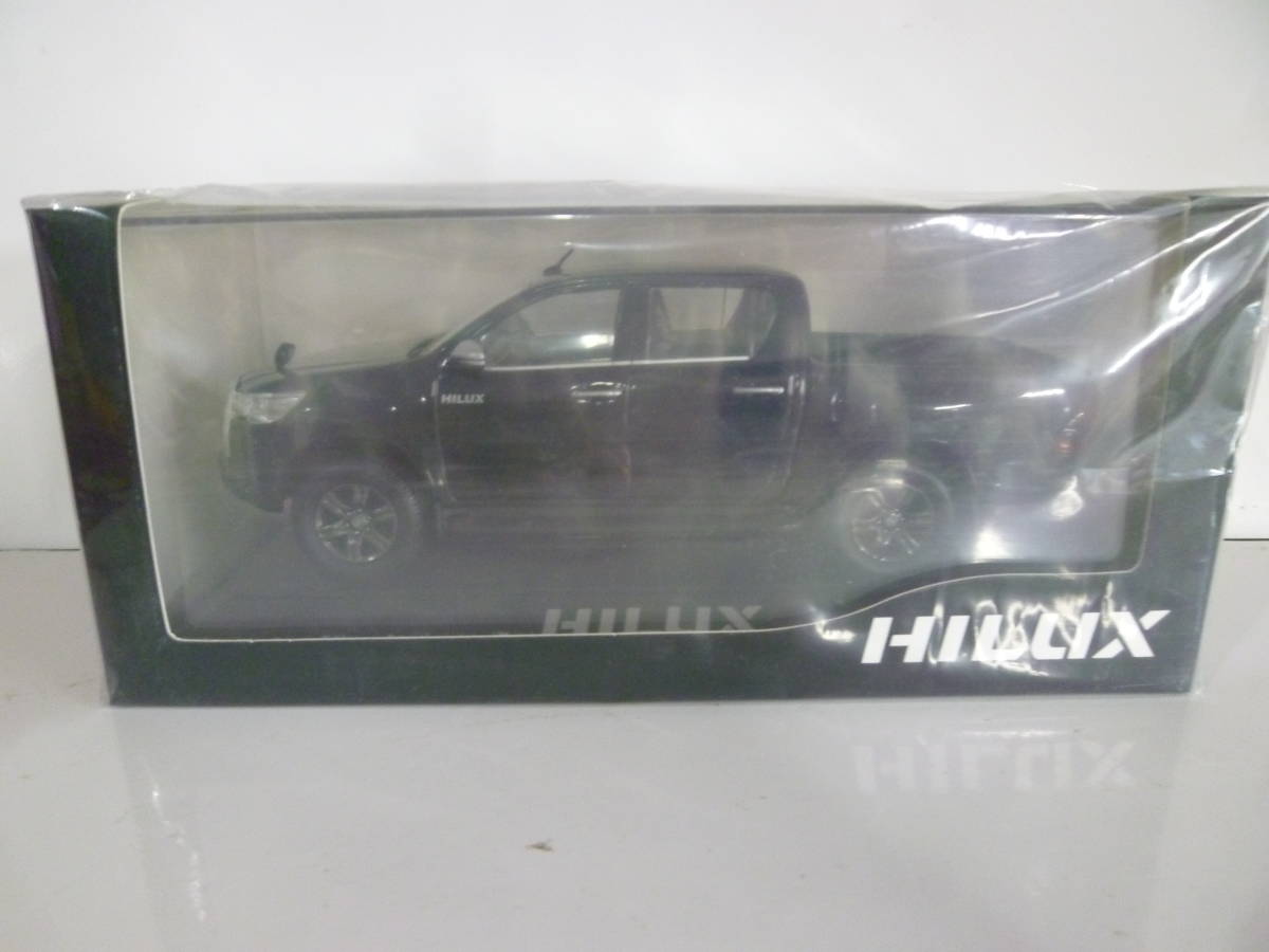 1/30 トヨタ HILUX 後期 最新モデル カラーサンプルカー