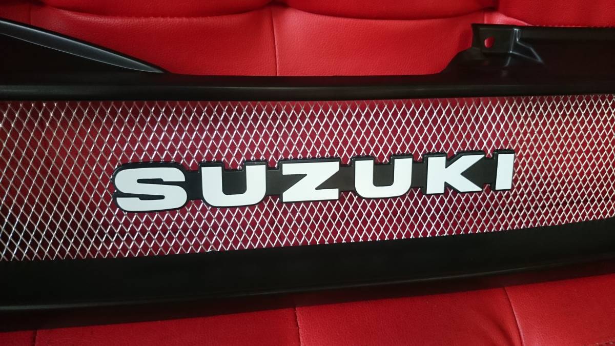 jb23 クラシックグリル SUZUKIロゴ ジムニー 旧ロゴ ABS製 【公式通販】