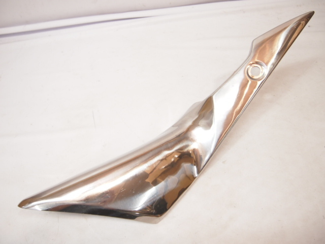 GSX-S1000/F純正ヒートガード_割れなし交換に・遮熱板