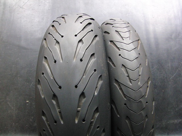 中古前後セット!ミシュラン◎ロード5. 120/70ZR17. 180/55ZR17. TK048