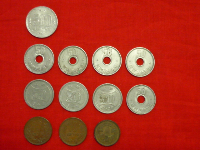 コイン 貨幣 銀貨 日本の旧硬貨『☆昭和64年500円白銅貨/昭和35年菊穴