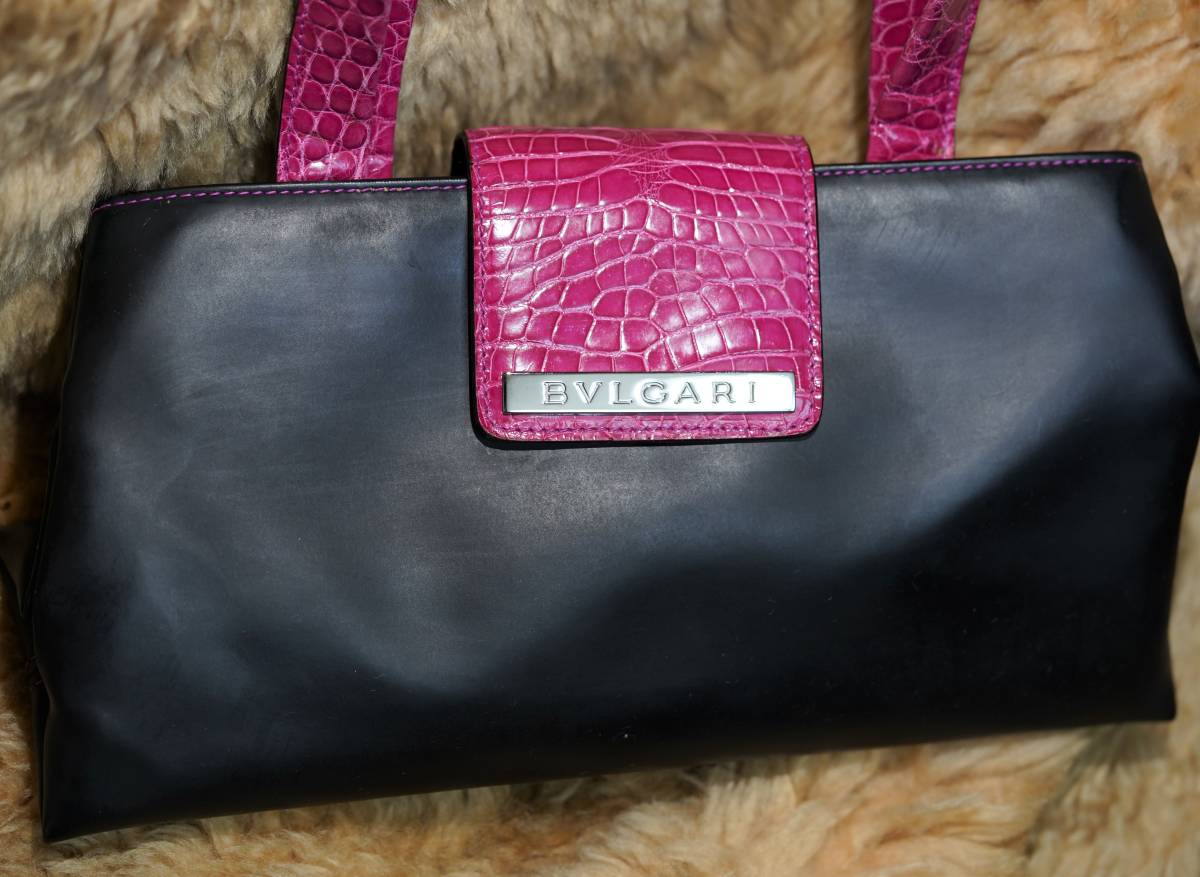 BVLGARI ブルガリ トート ハンドバッグ 肩掛け可能　立ち上がり19センチ