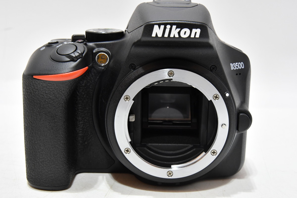 ニコン Nikon デジタル一眼レフカメラ ブラック D5500 ボディー 新品