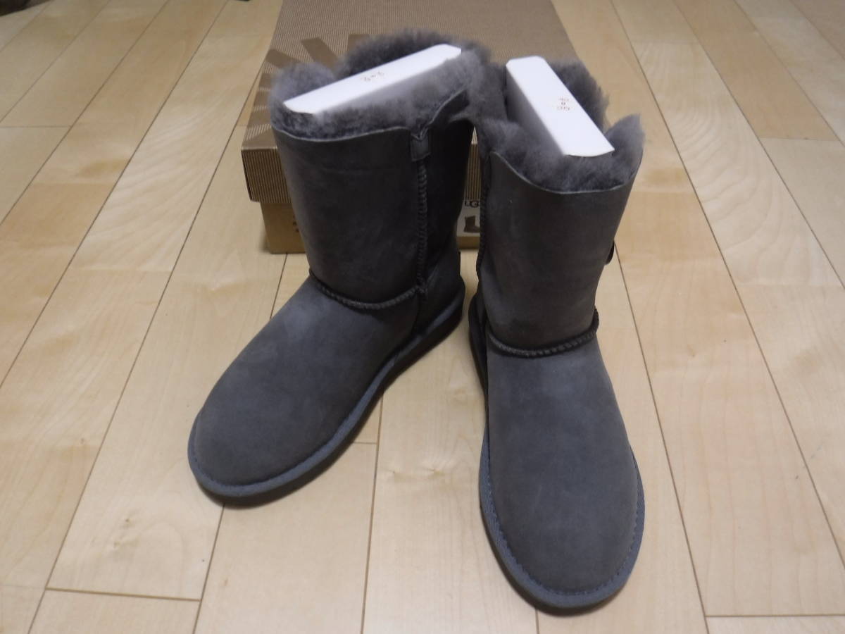 【HOT，人気SALE】 UGG アグ W BAILEY BUTTON ムートンブーツ サイズ２３ｃｍ(その他)｜売買されたオークション情報、yahooの商品情報をアーカイブ公開 - オークファン その他