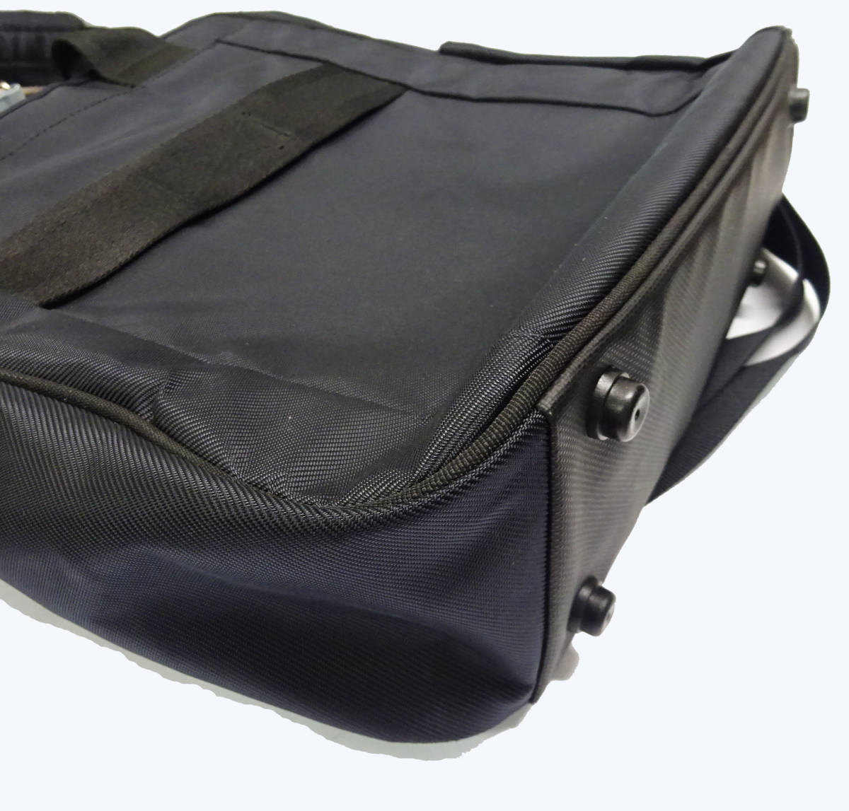 ユニクロ Uniqlo 2way メンズバッグ 開口部ファスナー付 大容量 大き目ショルダー ショルダー 斜め掛け ハンドバッグ 黒 710円発送可能 ショルダーバッグ 売買されたオークション情報 Yahooの商品情報をアーカイブ公開 オークファン Aucfan Com