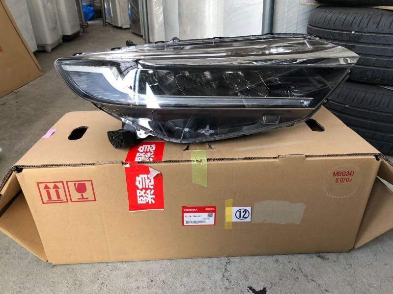 A5775 美品 GP7 シャトル ハイブリッド W2386 純正右ヘッドライト