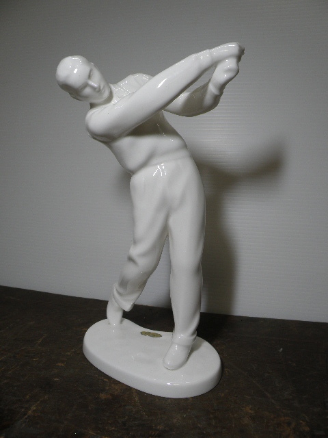 ノリタケボーンチャイナゴルファー像磁器置物