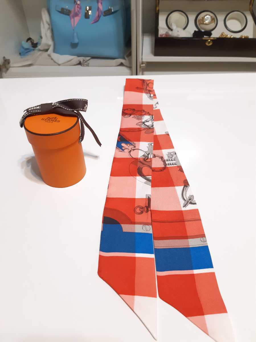 HERMES シルクスカーフ 青・オレンジ HERMES シルクスカーフ 青・オレンジ HERMES シルクスカーフ 青