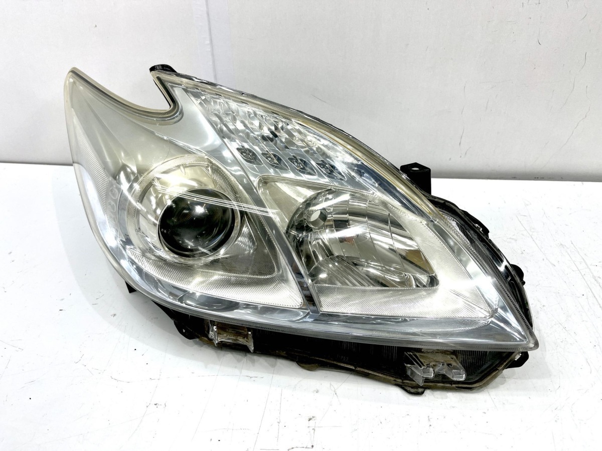 プリウスZVW30 前期 純正ハロゲンヘッドライト 右 KOITO・47-29 刻印ホ