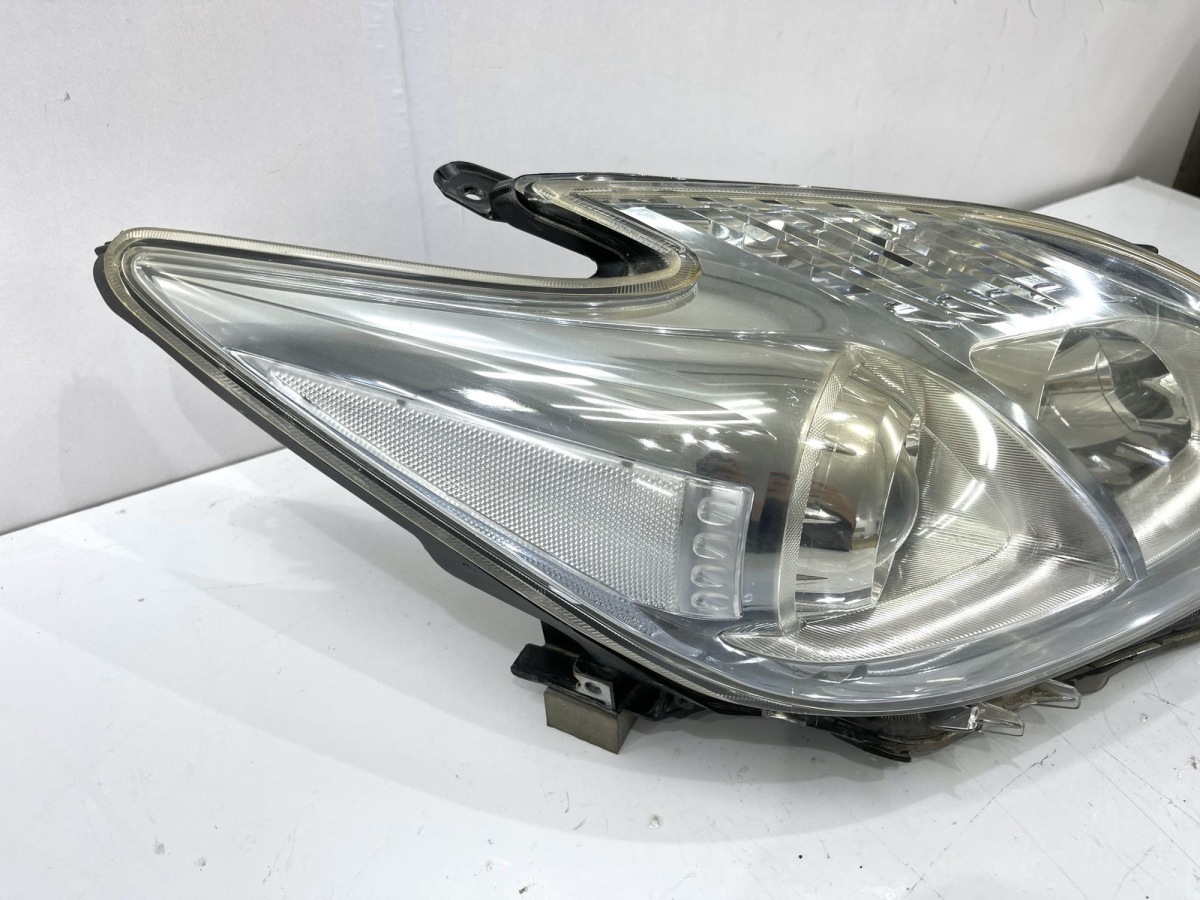 プリウスZVW30 前期 純正ハロゲンヘッドライト 右 KOITO・47-29 刻印ホ