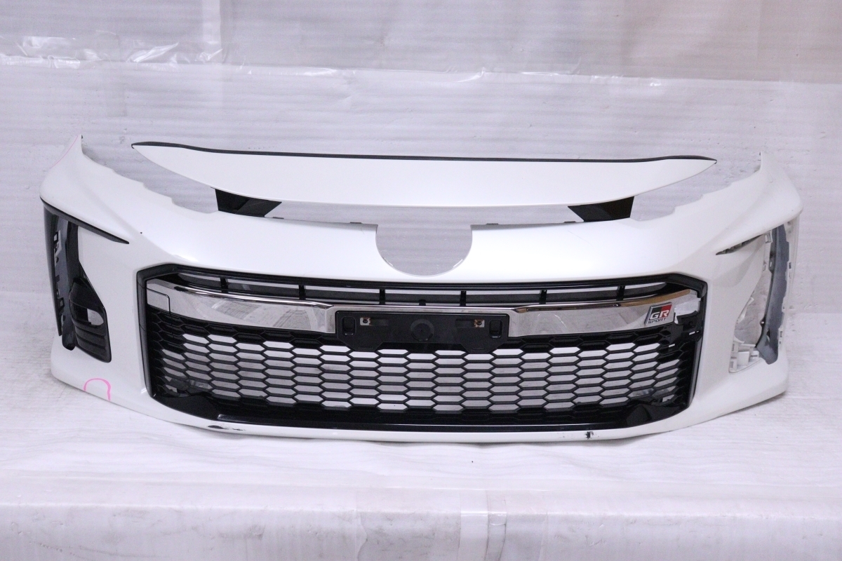 10-1641☆GRスポーツ☆ZVW52 プリウスPHV フロントバンパー グリル付 