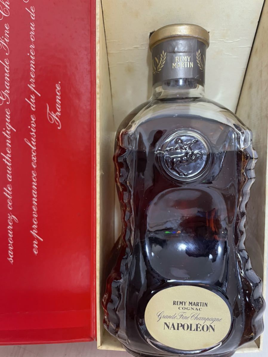 REMY MARTIN COGNAC NAPOLEON 未開栓 古酒ですで味や質は保証出来かね