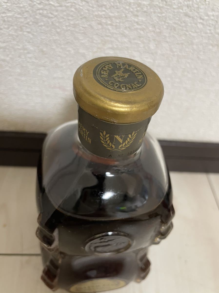 REMY MARTIN COGNAC NAPOLEON 未開栓 古酒ですで味や質は保証出来かね