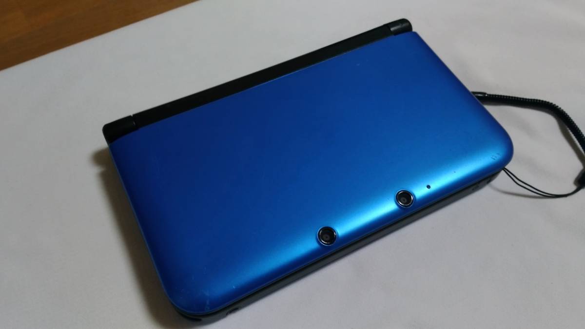 送料無料 ニンテンドー3DSLLブルー×ブラック SDカード4GB付属 LL