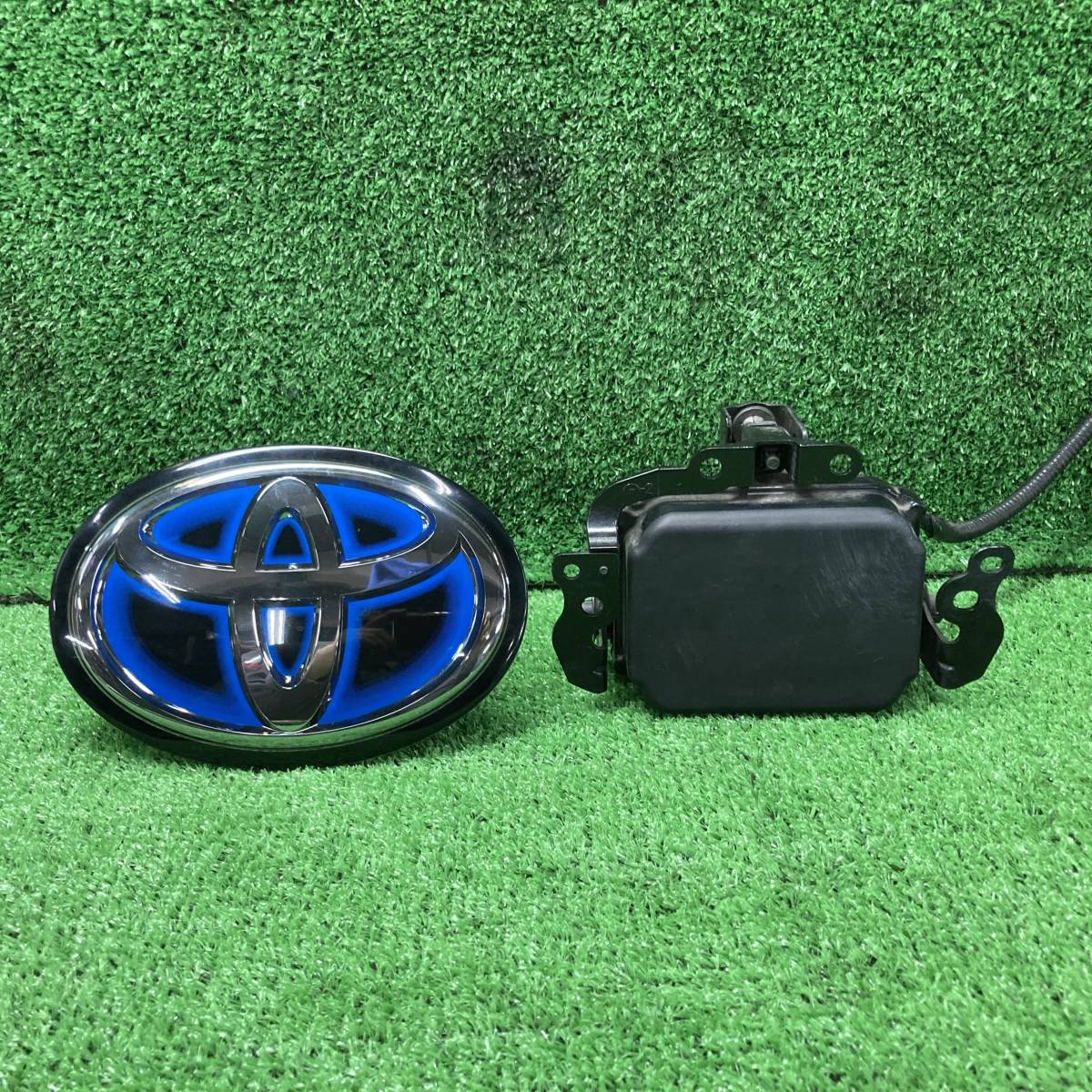 【100%新品，2025】 プリウス ZVW51 ミリ波レーダー エンブレム付 A5713(トヨタ用)｜売買されたオークション情報、yahooの商品情報をアーカイブ公開 - オークファン トヨタ用