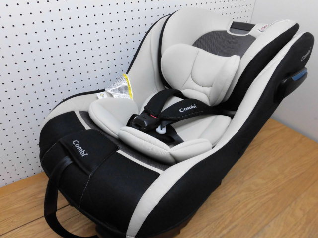 と*ほ様 【美品】combi コンビ マルゴットS トリノグレー チャイルドシー ☆combi コンビ コンビ マルゴットS チャイルドシート トリノグレー