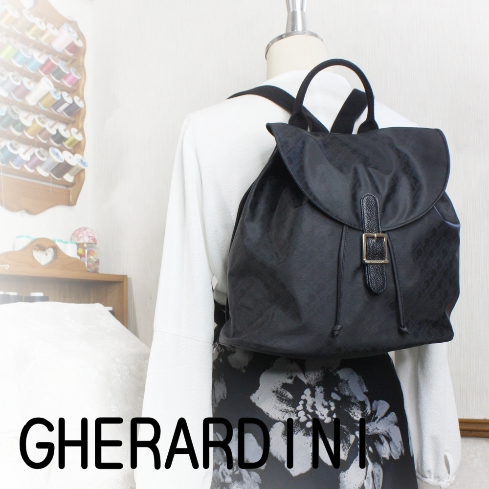 超美品　GHERARDINI ゲラルディーニ　リュック ブラック
