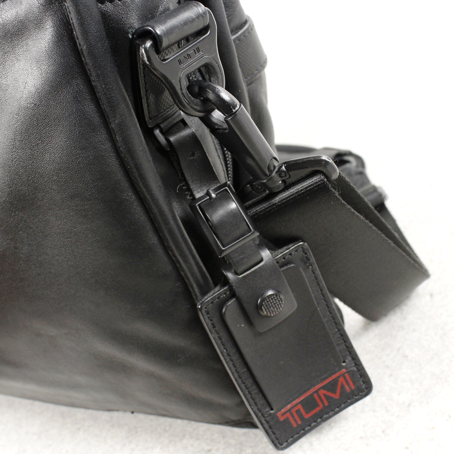 相場価格￥102，000- 美品 TUMI トゥミ 96114D2 ALPHA2 牛革 