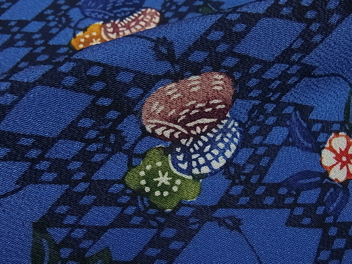 花美人着物□上質な小紋 型染 藍 松皮菱 貝花文 鬼しぼ縮緬 逸品 