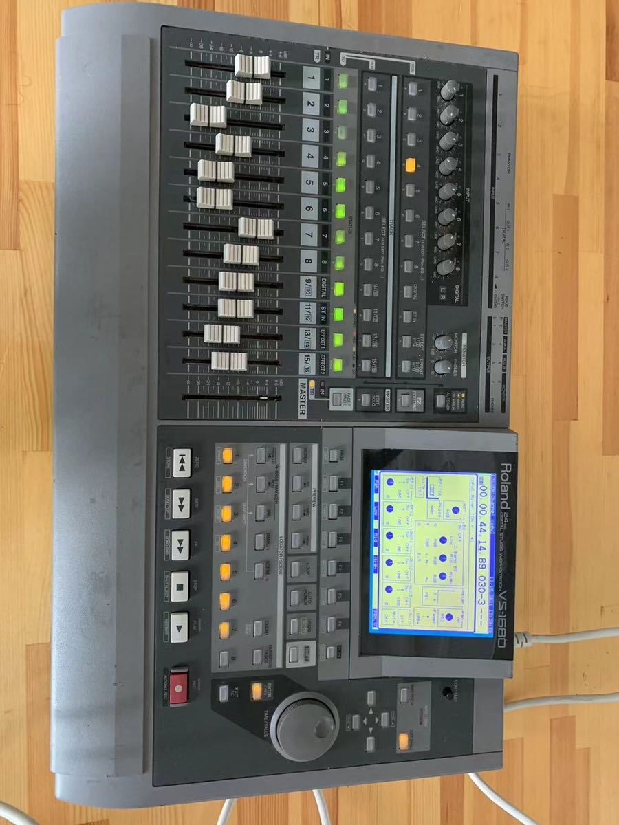 ジャンクzoom MTR R16 オーディオインターフェース : Zoom ☆ジャンク