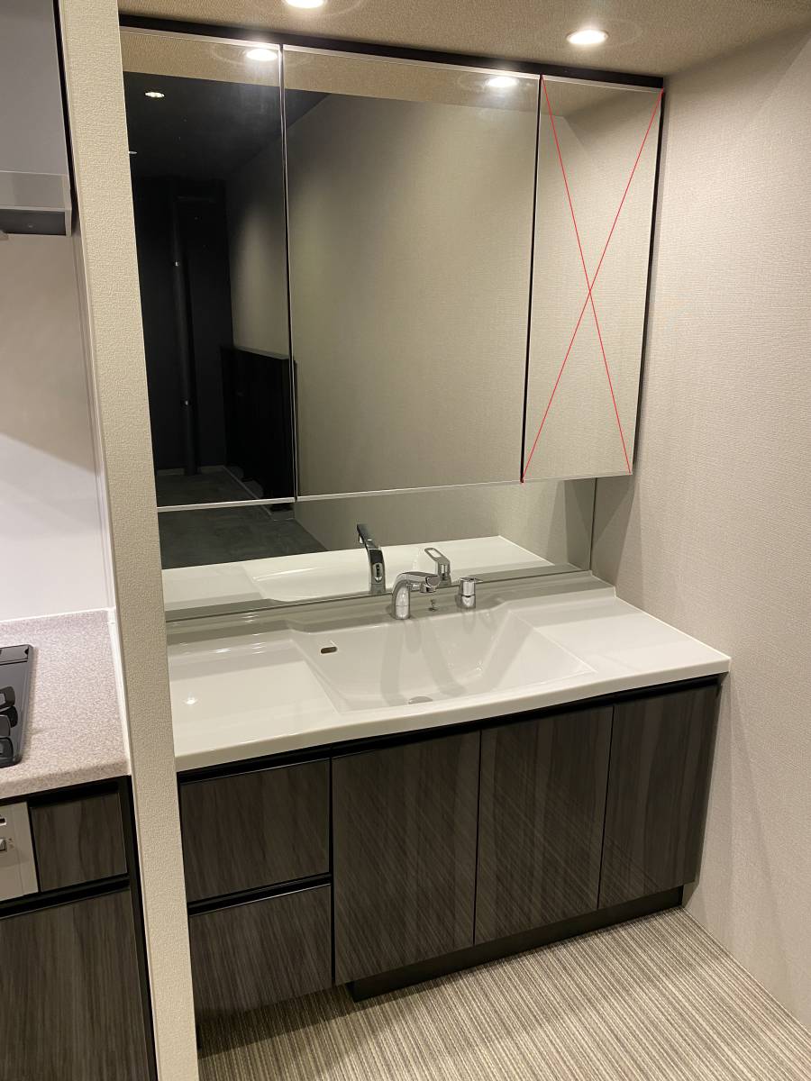 Lm 3 モデルルーム展示品 訳アリ タカラスタンダード W1300 洗面化粧台 三面鏡 カウンター一体型 洗面台 水栓 洗面化粧台 鏡つき 売買されたオークション情報 Yahooの商品情報をアーカイブ公開 オークファン Aucfan Com