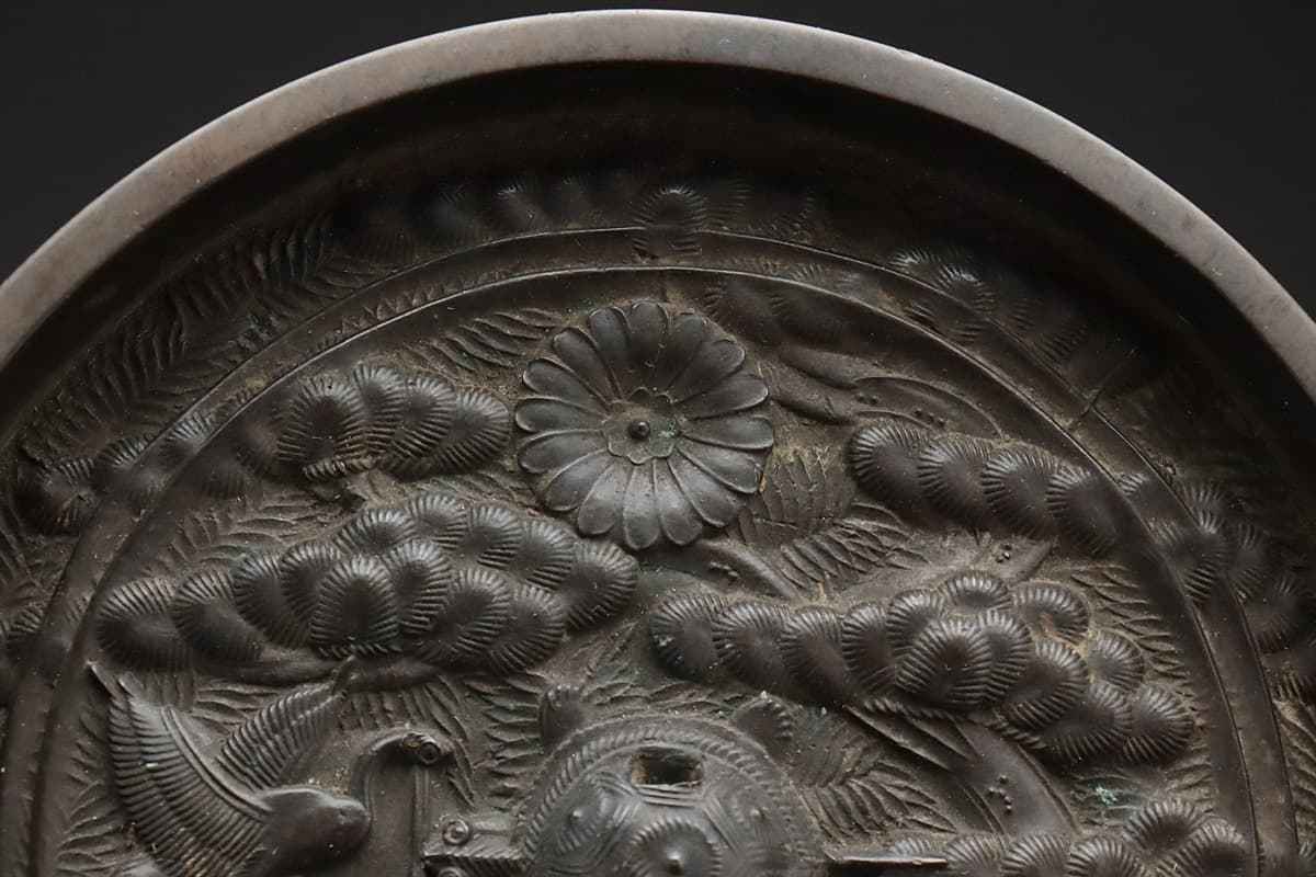 CY927 時代物【天下一 作】菊紋 亀鈕 松竹鶴図鏡・蓬莱鏡 直径11.8cm 