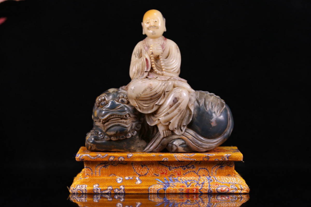 中国古美術 旧蔵 寿山白芙蓉石羅漢尊者像細密石彫 文房置物 - 明清時代 
