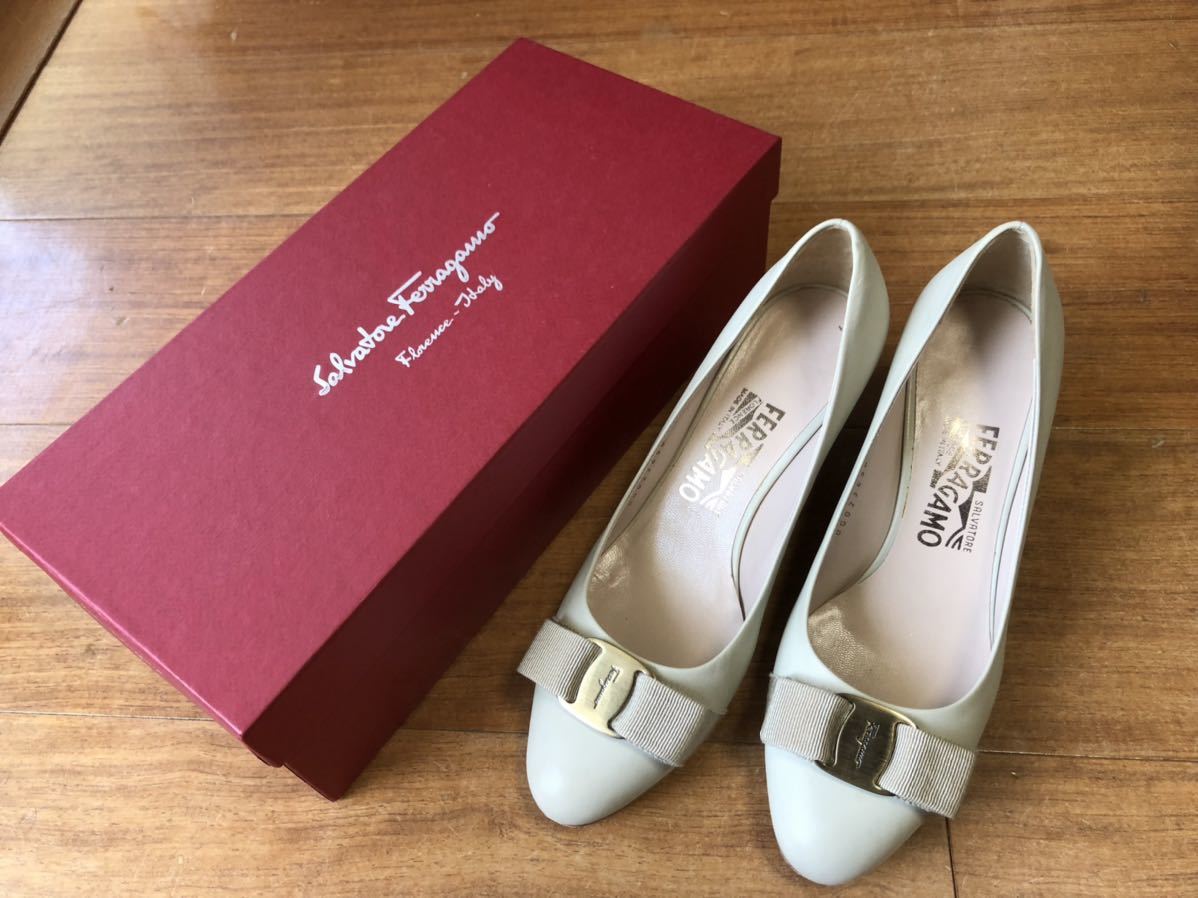 フェラガモパンプス Salvatore Ferragamo Ferragamo パンプス