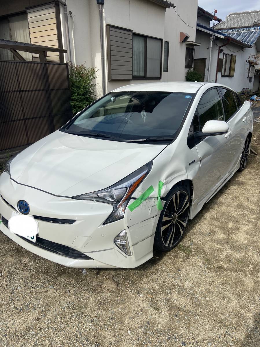 プリウス50 黒 部品取り車 パーツ売り。コメントください。