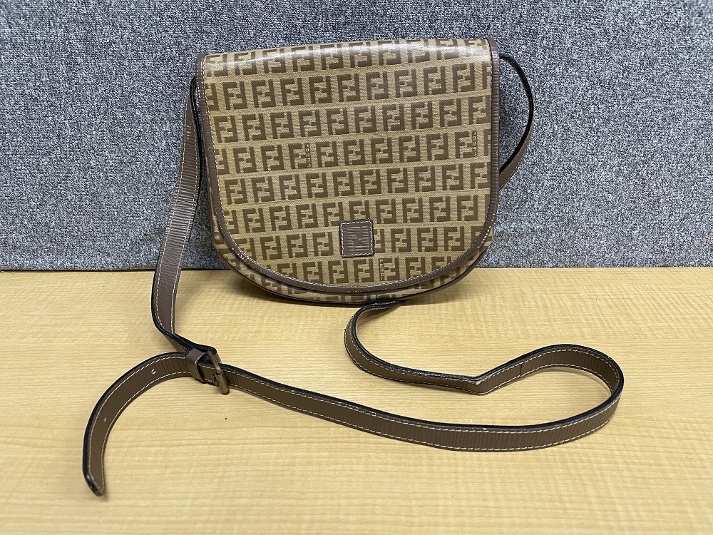 フェンディ ズッカ柄 FENDI ロゴ FF柄 クラッチ ヴィンテージ 