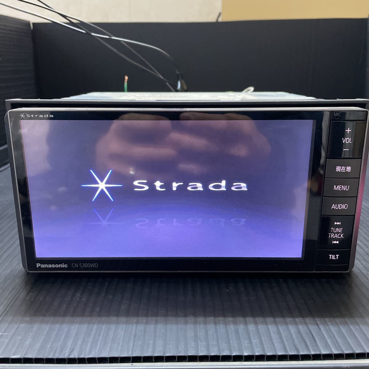 ☆ Panasonic メモリーナビ CN-RE04WD 地図データ 2017年 中古