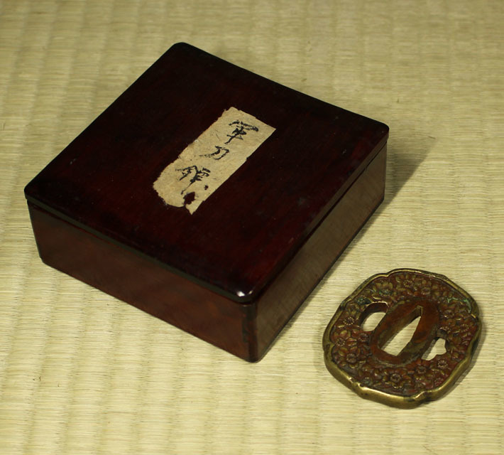 鍔 銘 古美術 無銘 目貫 刀の鍔 唐銅 細工 百矢図 刀